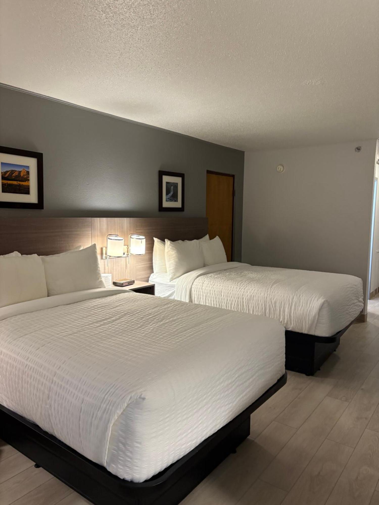 קירני Clarion Inn & Suites And Convention Center מראה חיצוני תמונה