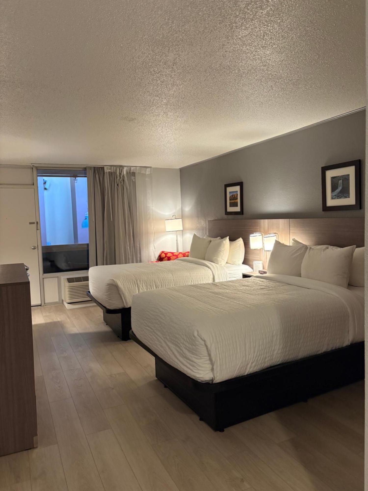 קירני Clarion Inn & Suites And Convention Center מראה חיצוני תמונה