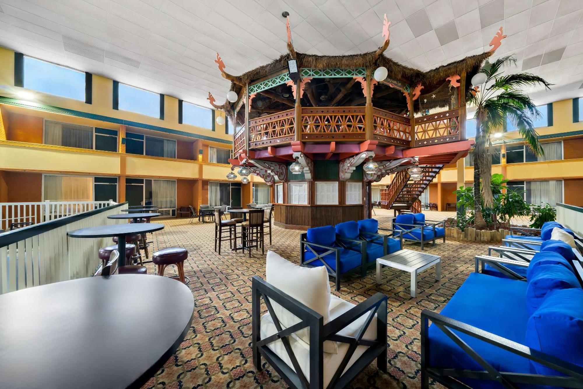 קירני Clarion Inn & Suites And Convention Center מראה חיצוני תמונה